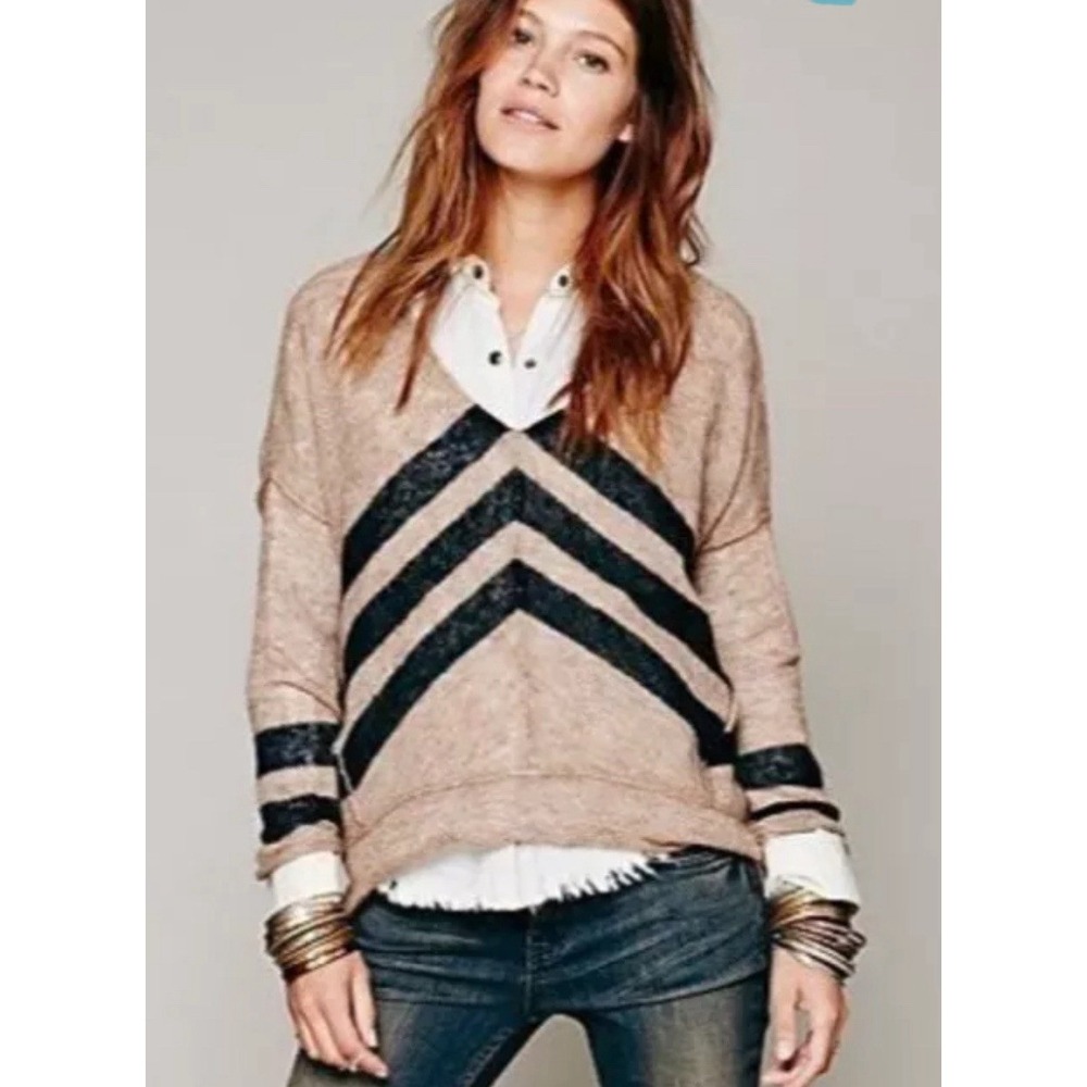 Free People Twelve Rose Oversized Pullover Sweater‎ Women Small Chevron Alpaca